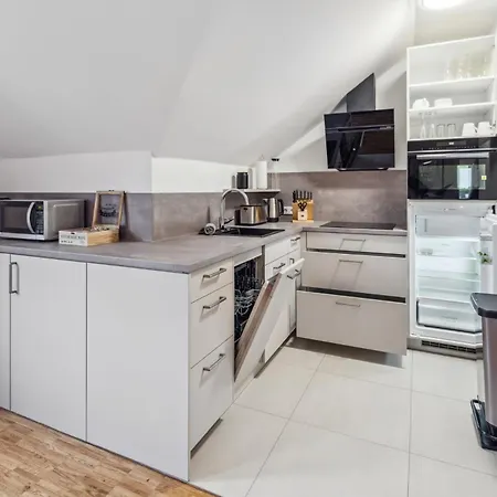 Maremar - Style Nahe Klinikum - Luxus Boxspring - Parkplatz - Kueche - Highspeed Wlan - Bis Zu 5p *