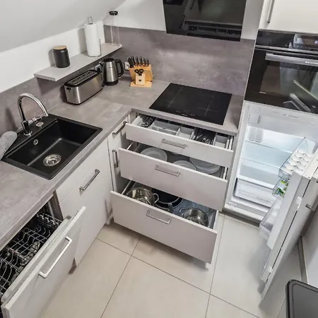 Lägenhet Maremar - Style Nahe Klinikum - Luxus Boxspring - Parkplatz - Kueche - Highspeed Wlan - Bis Zu 5p *